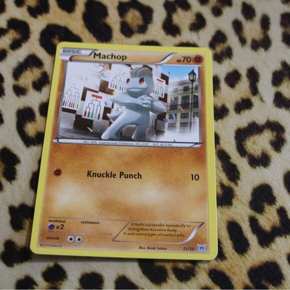 Machop 11/30 Pokemon Card - Picture 1 of 1
